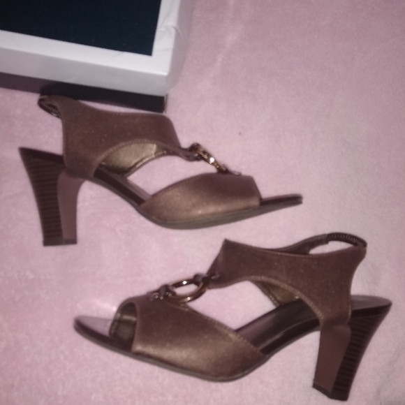 NWT Karen Scott women's sandals size 9 - Picture 3 of 7